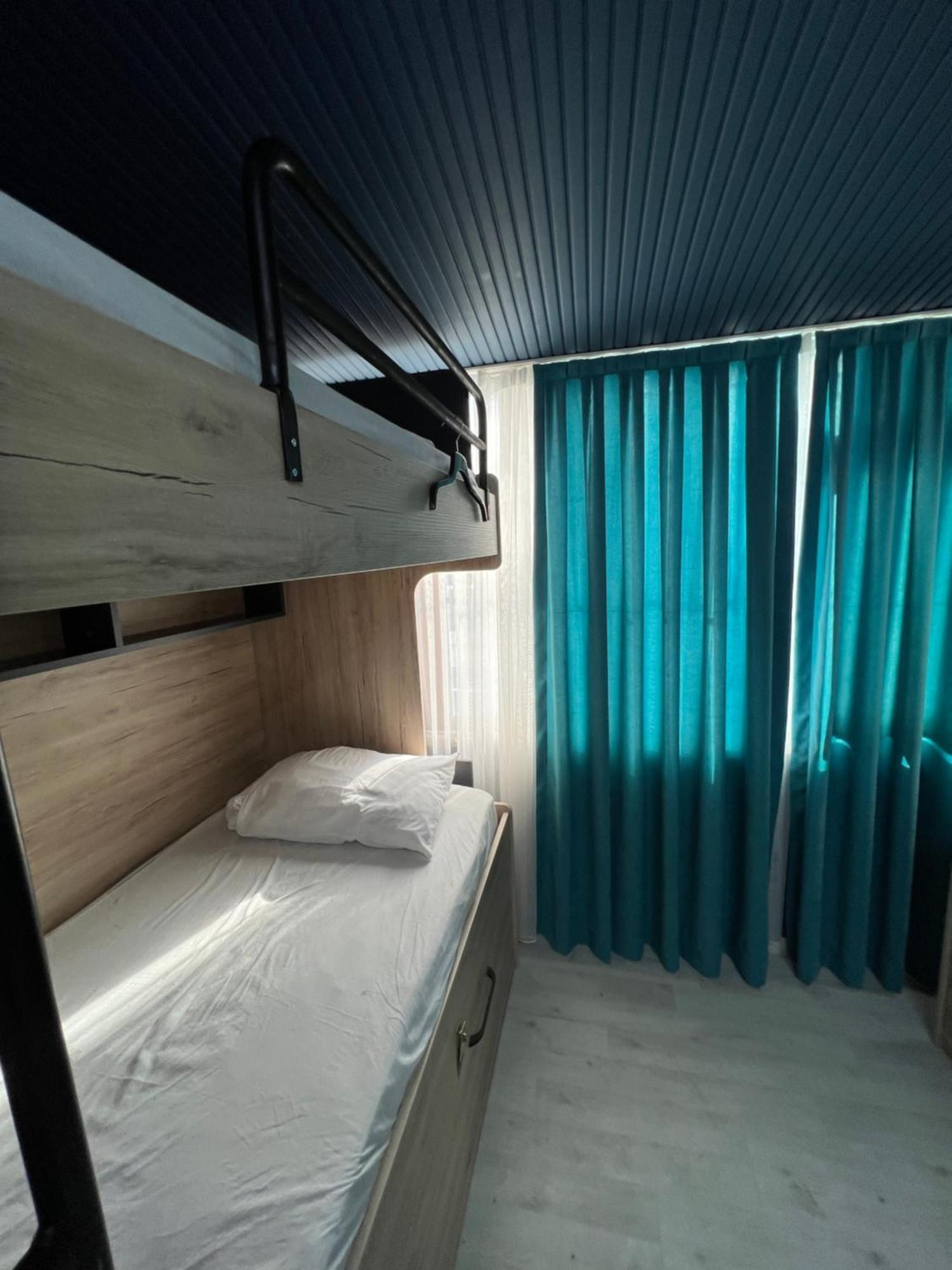 Istiklal Hostel Istanbul Bagian luar foto